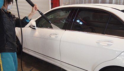 洗車時の高圧ガンを使用